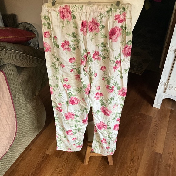 Lauren small ladies pajama set - Picture 3 of 8